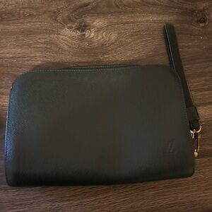 Louis Vuitton Green Taiga Leather Baikal Clutch/Wristlet